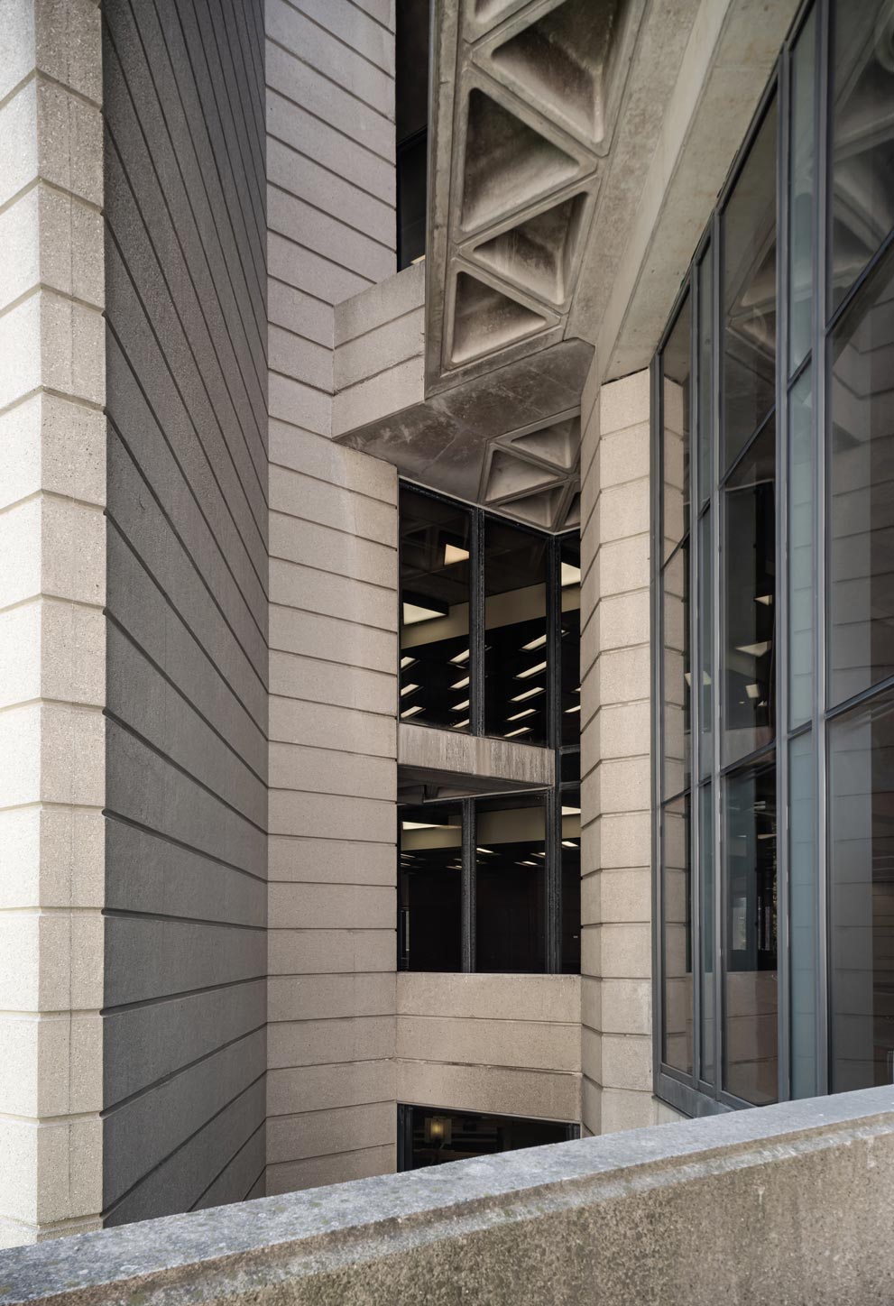 John P. Robarts Library, University of Toronto
